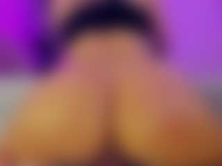 Live cam show with Abella-skin - Latex on AdultVida.com