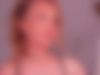 Live cam show with Deea - Dildo on Dare Cams