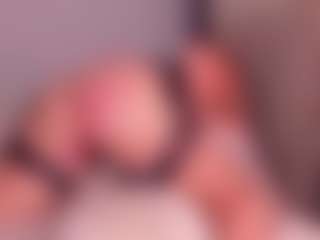 Live cam show with Deea - Tease on Camsoda