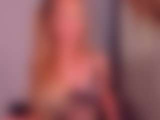 Live cam show with Deea - Tease Big Tits on Camsoda