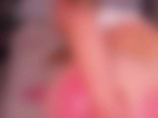 Live cam show with Deea - Squirt White on Camsoda | romania
