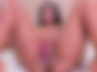 Live cam show with Eva - Squirt on Camsoda