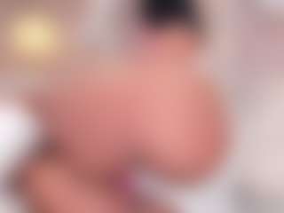 Live cam show with Eva - Normal on TeamSkeetLive