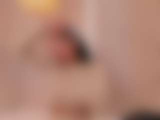 Live cam show with Eva - Dildo on Uber Horny