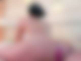 Live cam show with Eva - Ebony Shaved Pussy on Camsoda