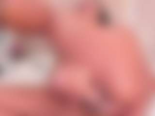 Live cam show with Eva - Ebony Shaved Pussy on Soda Cam