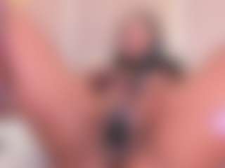 Live cam show with Eva - Brown Eyes Black on Fling VIP Chat
