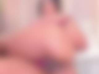Live cam show with Eva - Small Tits on Camsoda