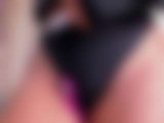 Live cam show with Eva - Lush on livesuperchat.net