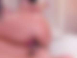 Live cam show with Eva - Dildo on eurowanks.com