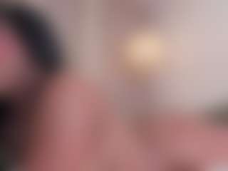 Live cam show with Eva - Full Nudity on madthumbs