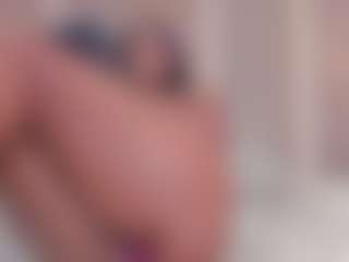 Live cam show with Eva - Spank Ebony on Milfs Live