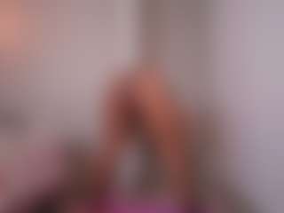 Live cam show with Rubi Oberli 9 inch - Brown Eyes on Camming Site