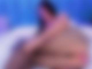 Live cam show with valerysultryst - Average on 1on1-livenow