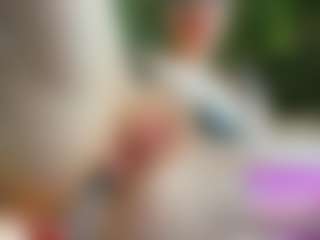 SansaStaark MILF webcam performer live streaming