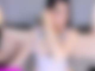Live cam show with arriadna - Flashing on Camsoda