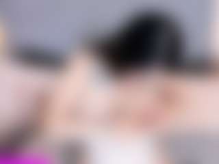 arriadna MILF webcam performer live streaming