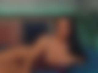 LindaMaia's Live Sex Cam Show