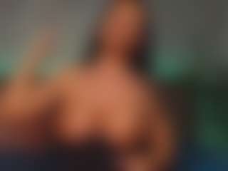 LindaMaia's Live Sex Cam Show