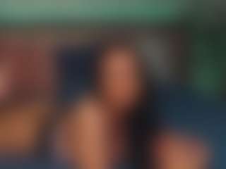 LindaMaia's Live Sex Cam Show