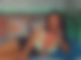 LindaMaia MILF webcam performer live streaming