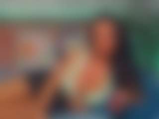 LindaMaia's Live Sex Cam Show
