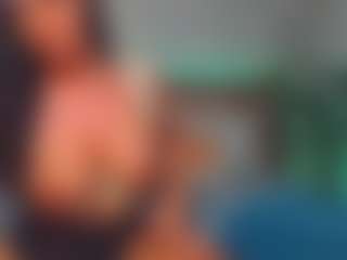 LindaMaia MILF webcam performer live streaming