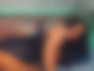 LindaMaia's Live Sex Cam Show