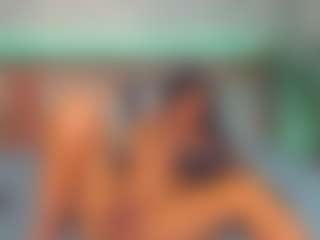 LindaMaia MILF webcam performer live streaming