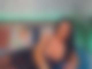LindaMaia's Live Sex Cam Show