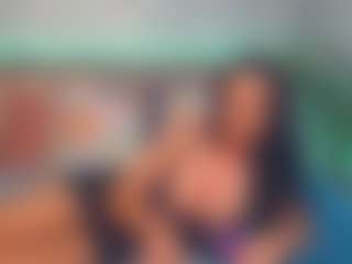 LindaMaia's Live Sex Cam Show