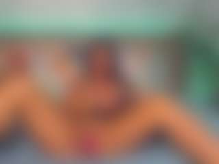 LindaMaia's Live Sex Cam Show