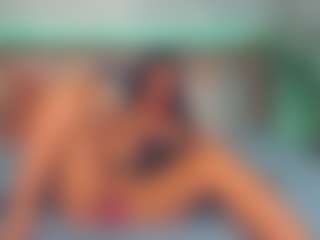 LindaMaia's Live Sex Cam Show