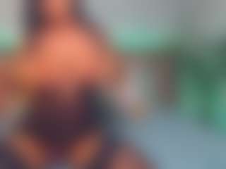 LindaMaia's Live Sex Cam Show