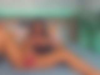 LindaMaia's Live Sex Cam Show