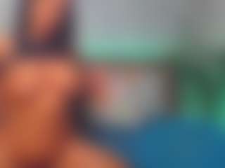 LindaMaia's Live Sex Cam Show