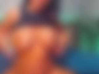 LindaMaia's Live Sex Cam Show