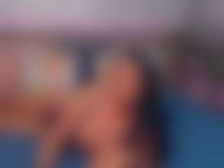 LindaMaia's Live Sex Cam Show