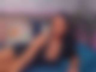 Live cam show with LindaMaia - Amateur MILF on Cam Slut
