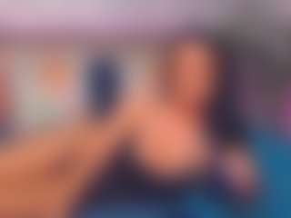 Live cam show with LindaMaia - Gamer Mature on Camsoda
