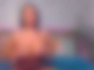 LindaMaia's Live Sex Cam Show