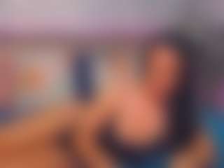 LindaMaia's Live Sex Cam Show