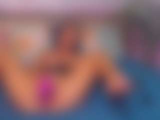LindaMaia's Live Sex Cam Show