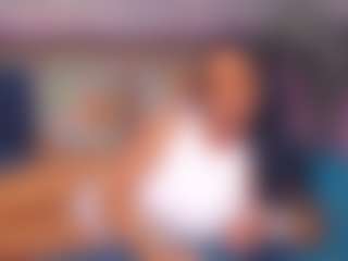 LindaMaia MILF webcam performer live streaming