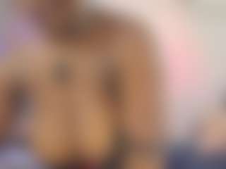 Live cam show with fíore santamaria - Bedroom Curvy on StripNow