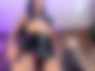 Live cam show with Megan Foxy - Striptease on Pornisteam.com
