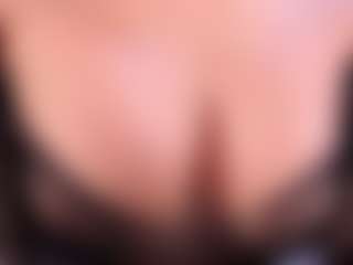Live cam show with Megan Foxy - Flashing on Latina Girls