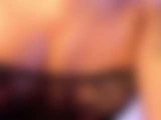 Live cam show with Megan Foxy - Green Eyes on Hubzter Live