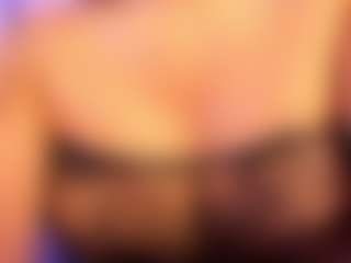 Live cam show with Megan Foxy - Muscle on StripNow