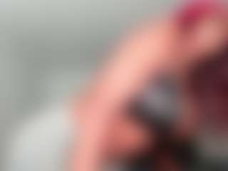 Sasha Malone MILF webcam performer live streaming